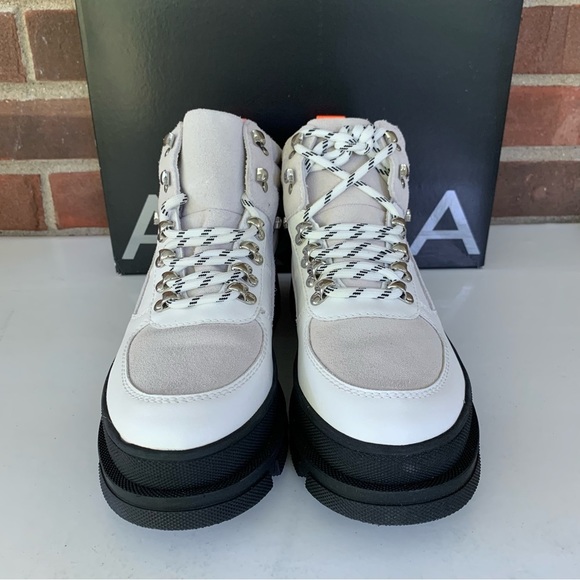 Aqua Womens Hiker Block Heel White Lace Up Hiking Ankle Boots US 7.5 M - Picture 2 of 9
